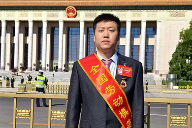 喜报 | 联得装备肖清雄荣获2025年“全国劳动模范”